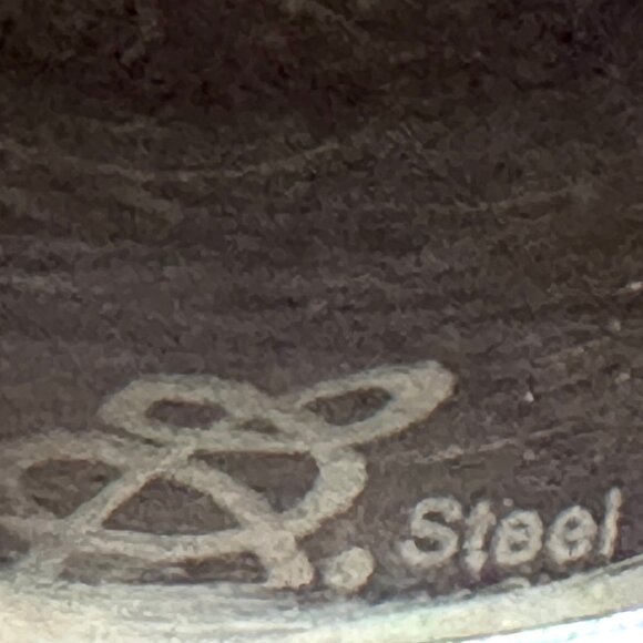 Vintage Floral Dome Ring by B. Steel - Cream Resin with Silver— Size 7 US— EUC - Picture 4 of 9